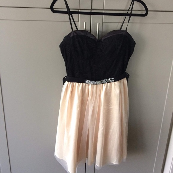 Sweetheart Charlotte Russe Dress - Picture 1 of 1